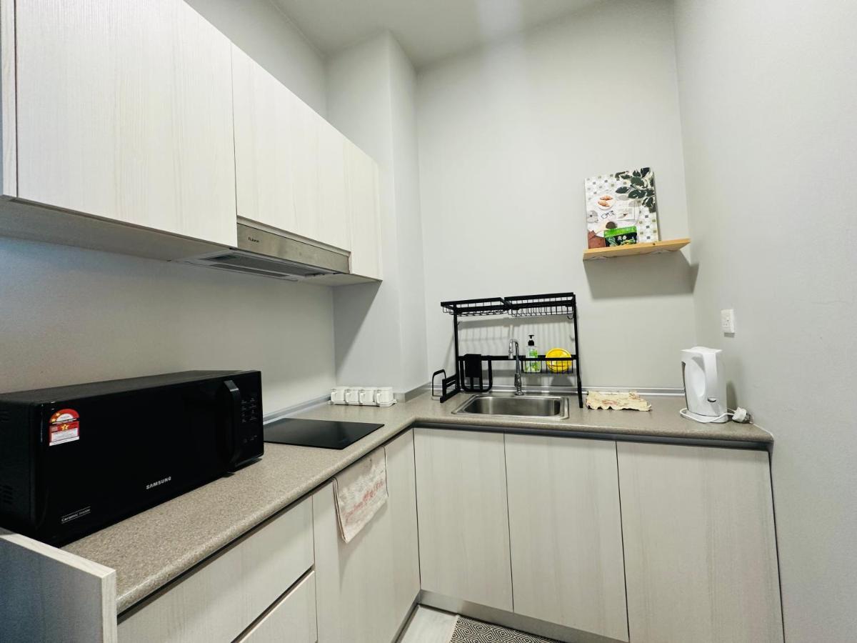 Jesselton Quay - Suite 1 By Staycation Suites Kk Kota Kinabalu Exterior foto