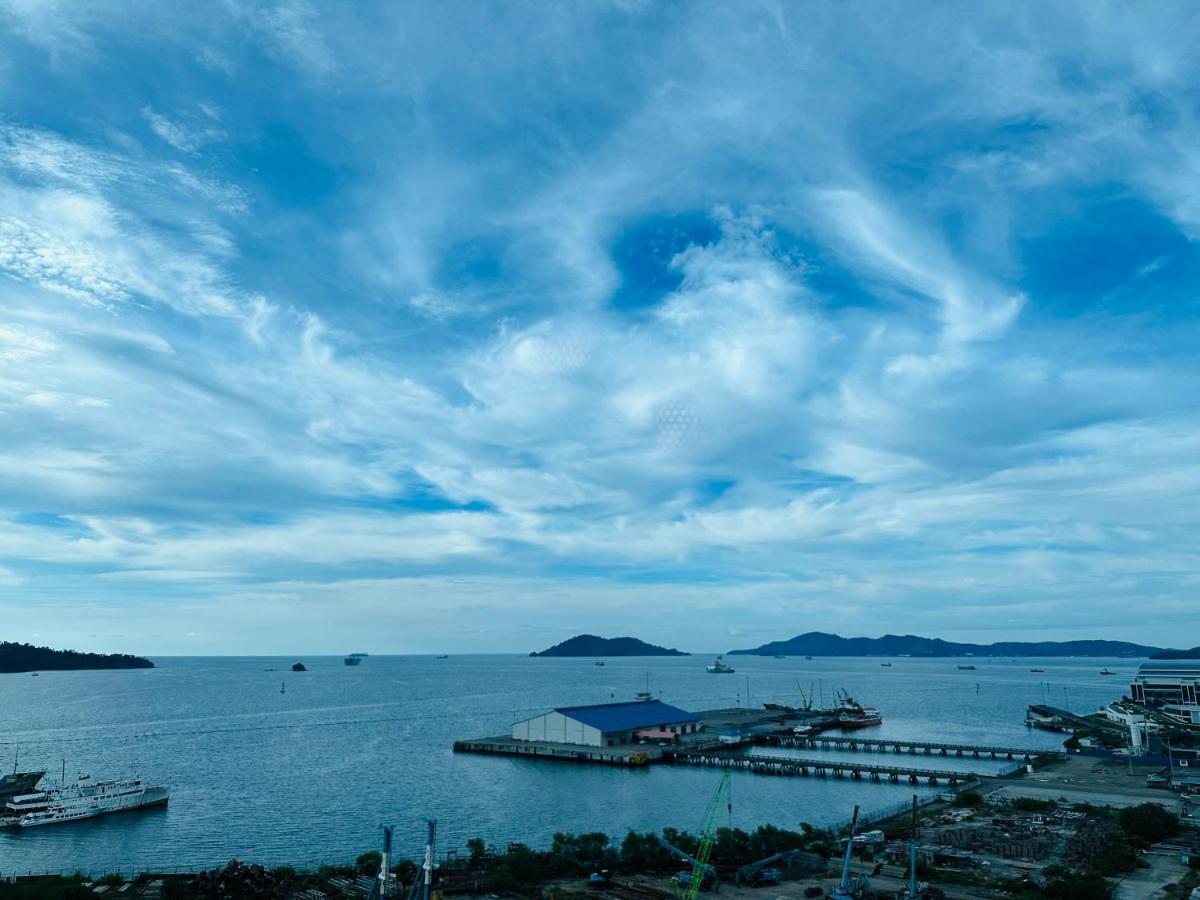 Jesselton Quay - Suite 1 By Staycation Suites Kk Kota Kinabalu Exterior foto